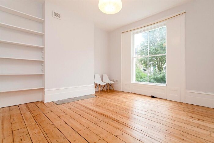 3 Bedroom Flat To Rent In Downham Road, Islington, N1