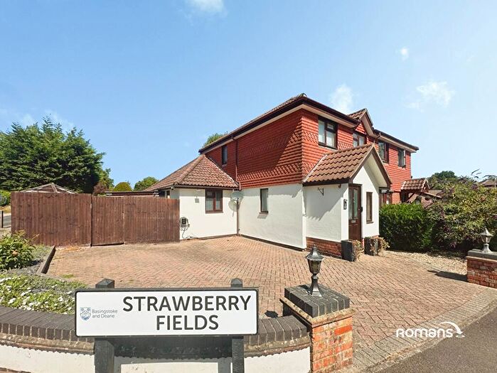 4 Bedroom Semi-Detached House For Sale In Strawberry Fields, Bramley, Tadley, RG26