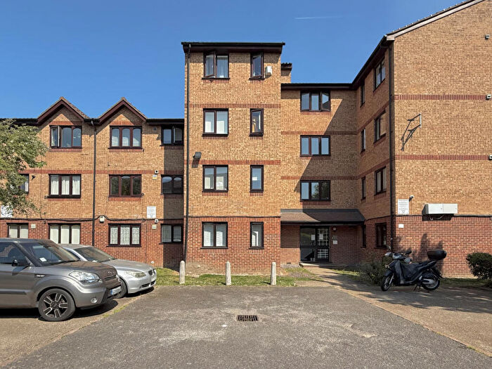 2 Bedroom Flat For Sale In Bridge Meadows, New Cross, SE14
