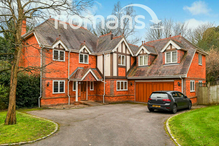 5 Bedroom Detached House To Rent In Milton Road, Wokingham, RG40