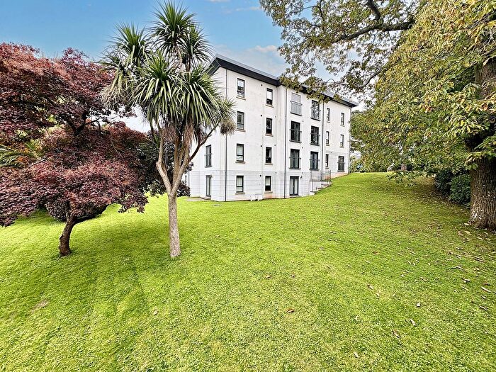 2 Bedroom Flat For Sale In Plainmoor, Torquay, TQ1