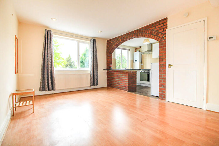 1 Bedroom Flat To Rent In Queens Walk, Harrow, HA1