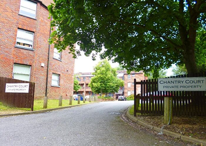 1 Bedroom Apartment To Rent In Chantry Court, Woods Avenue, Hatfield, AL10