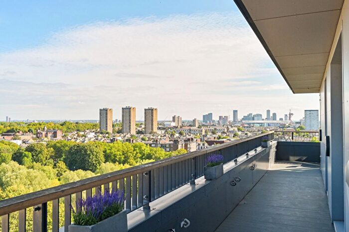 2 Bedroom Flat For Sale In Graphite Point, Palmers Road, London, Bethnal Green, London, E2
