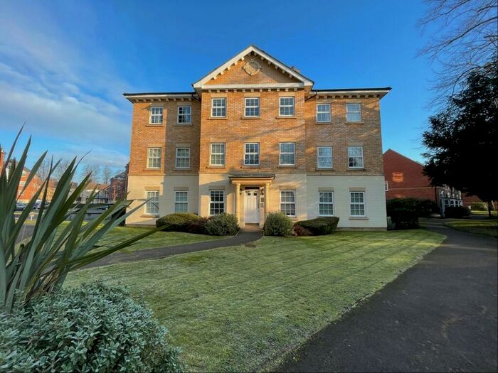 2 Bedroom Apartment To Rent In Old College Road, Newbury, RG14