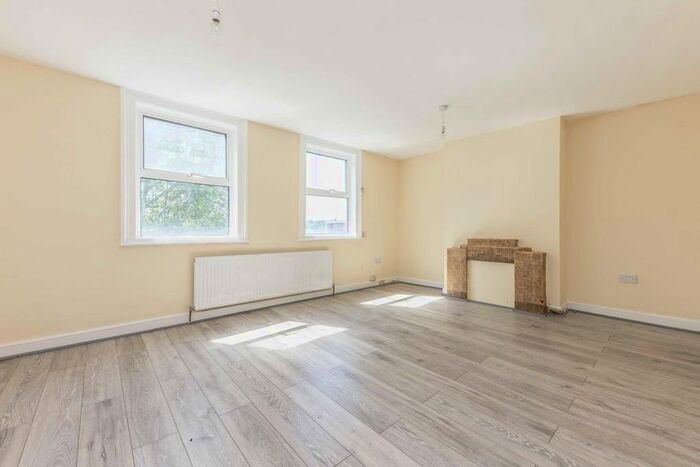 4 Bedroom Flat To Rent In Lower Mortlake Road, Kew, Richmond, TW9