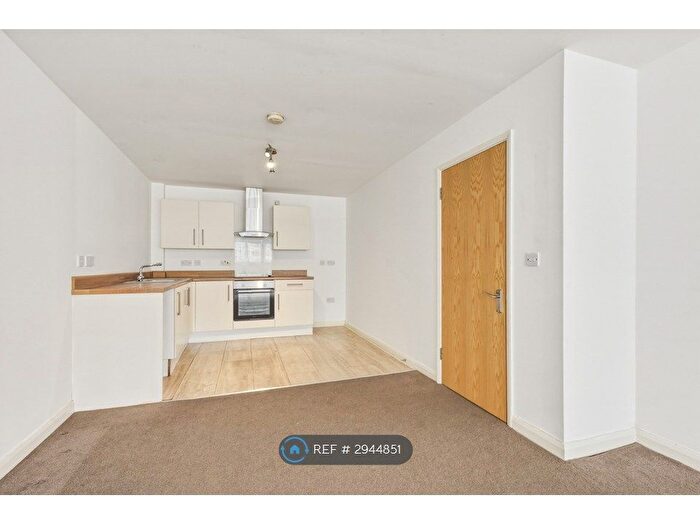 1 Bedroom Flat To Rent In Chatham, Chatham, ME4