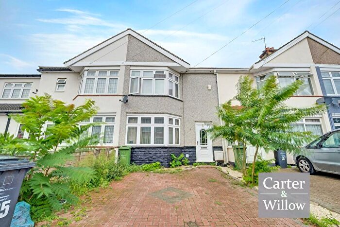 3 Bedroom Terraced House For Sale In Temple Avenue, Dagenham, RM8