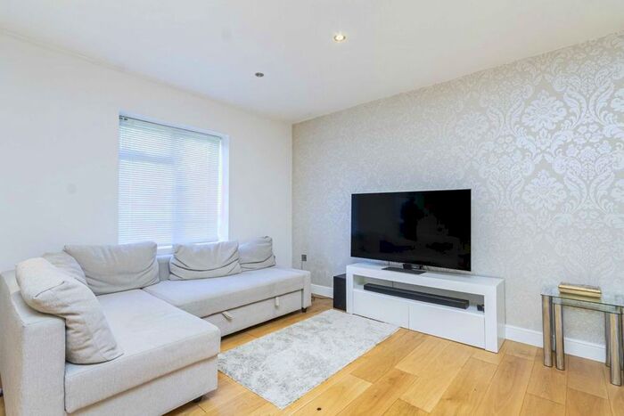 1 Bedroom Flat To Rent In Constable Close, Hayes, UB4