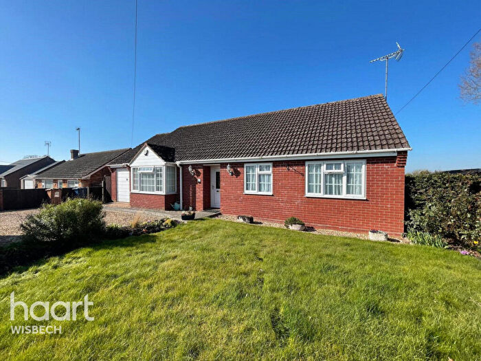3 Bedroom Detached Bungalow For Sale In Fridaybridge Road, Elm, PE14