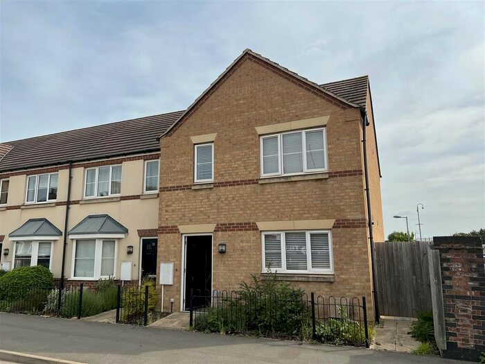 3 Bedroom End Of Terrace House To Rent In Midland Road, Peterborough, PE3