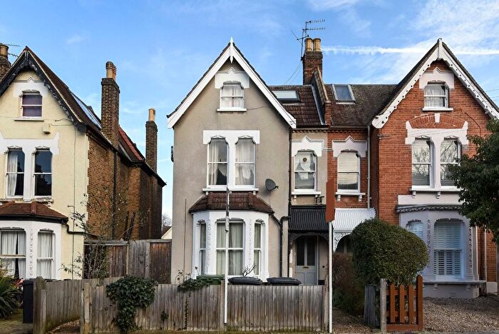 1 Bedroom Flat For Sale In Hopton Road, Streatham, SW16