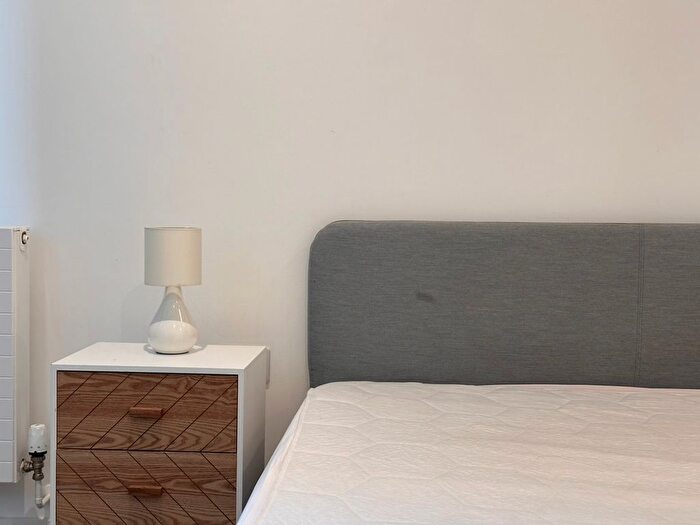 1 Bedroom Flat To Rent In Gillender Street, London, E3