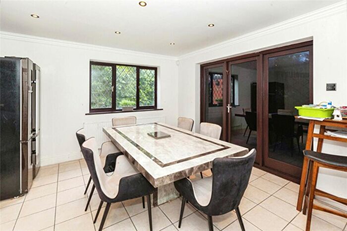 5 Bedroom Detached House For Sale In Fishery Road, Maidenhead, Berkshire, SL6