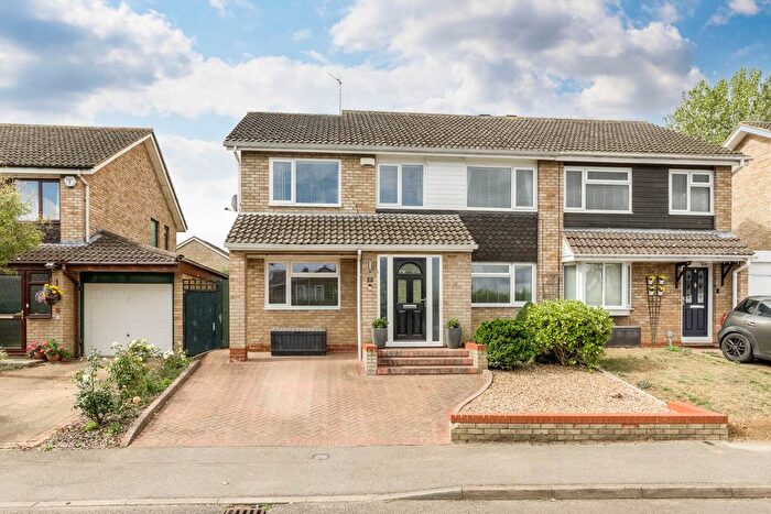 4 Bedroom Semi-Detached House For Sale In Longfellow Drive, Newport Pagnell, MK16