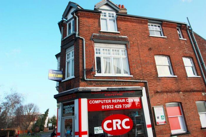 Flat To Rent In Station Road, Addlestone, KT15