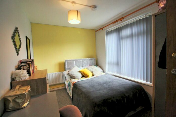 3 Bedroom Maisonette To Rent In Margaret Road, Exeter, EX4