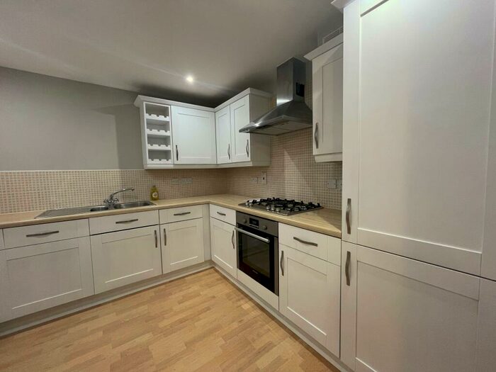 2 Bedroom Apartment To Rent In Byron Court, L25