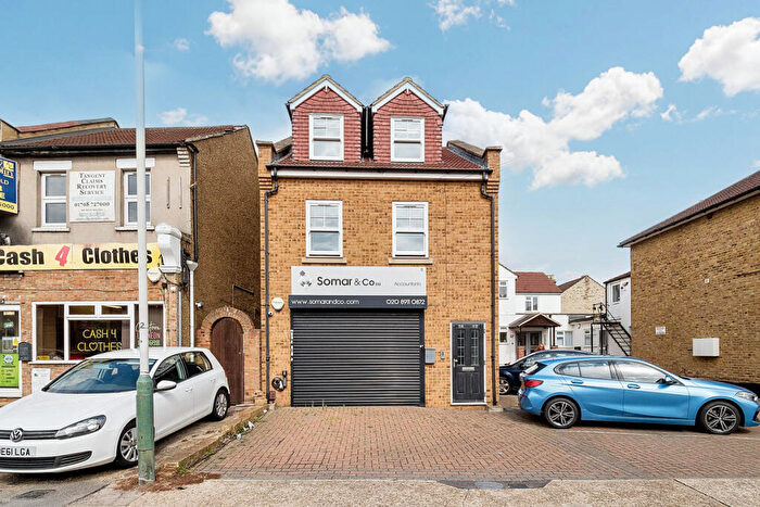 1 Bedroom Apartment For Sale In Park Lane, Hornchurch, RM11