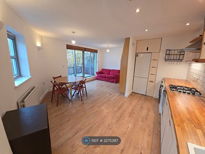 2 Bedroom Flat To Rent In London, London, SE16