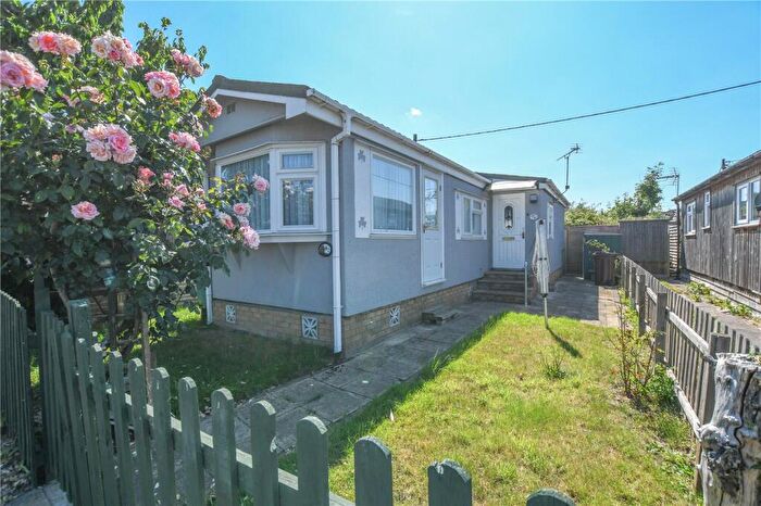 2 Bedroom Property For Sale In Grovelands Park, Winnersh, Wokingham, Berkshire, RG41