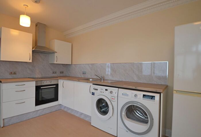 2 Bedroom Maisonette To Rent In Long Lane, Staines-Upon-Thames, TW19