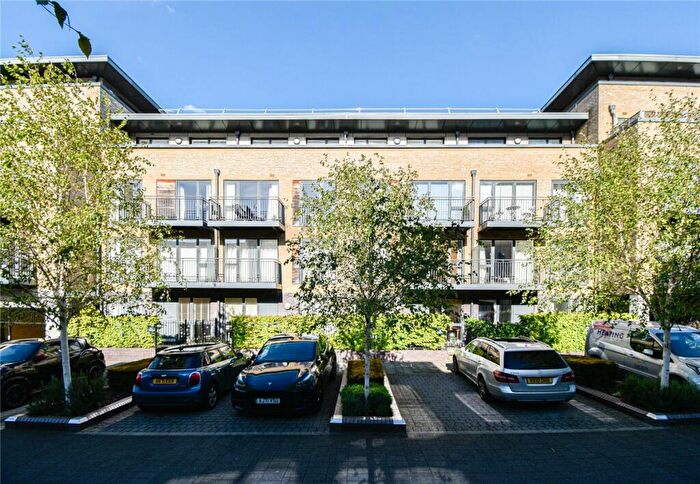 1 Bedroom Apartment To Rent In Newton Court, Kingsley Walk, Cambridge, CB5