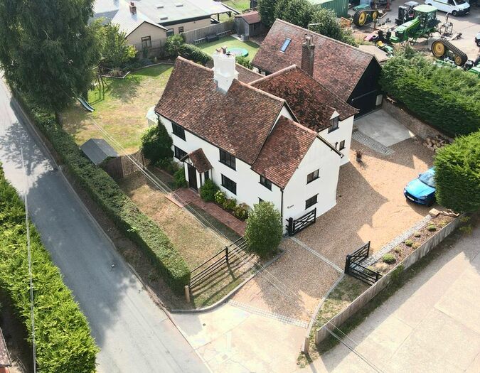 4 Bedroom Cottage For Sale In The Cottage, Stevenage, Hertfordshire, SG2