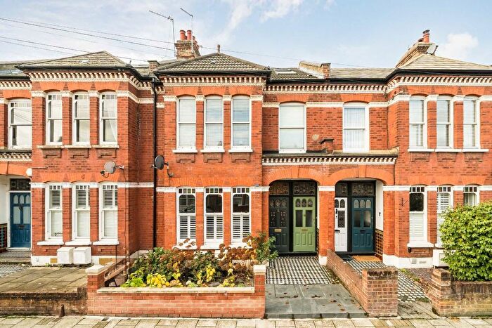 2 Bedroom Maisonette For Sale In Mantilla Road, Tooting, SW17