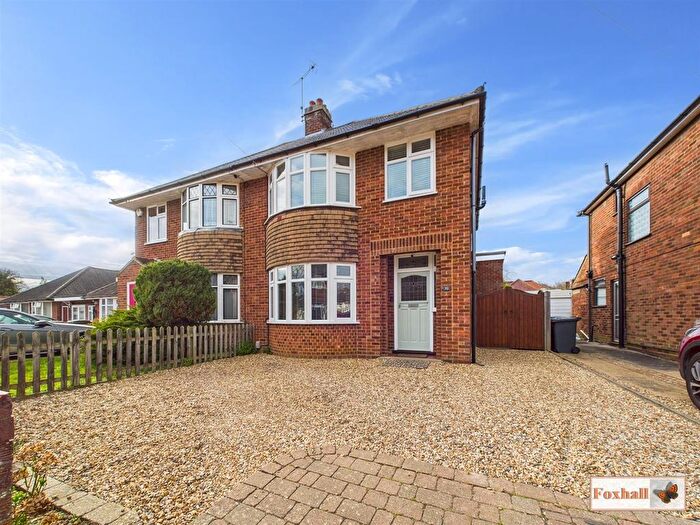 3 Bedroom Semi-Detached House For Sale In Dorset Close, Ipswich, IP4