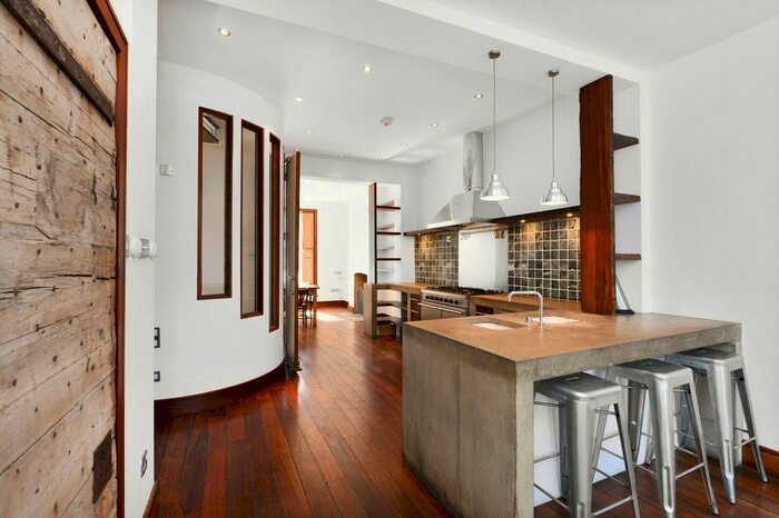 3 Bedroom Terraced House To Rent In Warwick Road, Ealing, W5