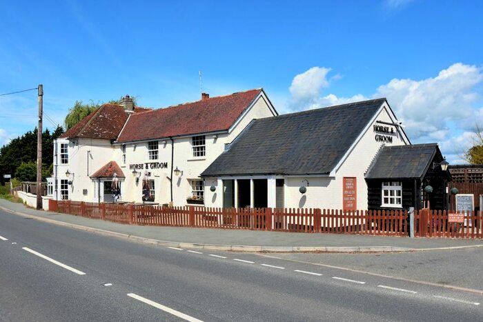 2 Bedroom Flat To Rent In Main Road, Newport, PO30