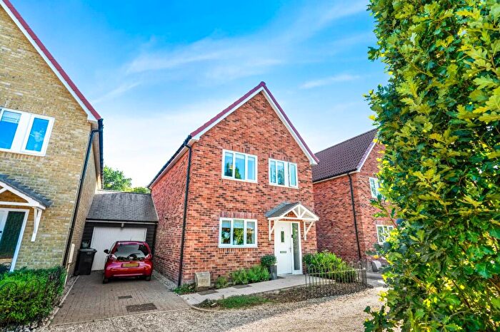 3 Bedroom Link Detached House For Sale In Clover Drive, Little Canfield, Dunmow, Essex, CM6