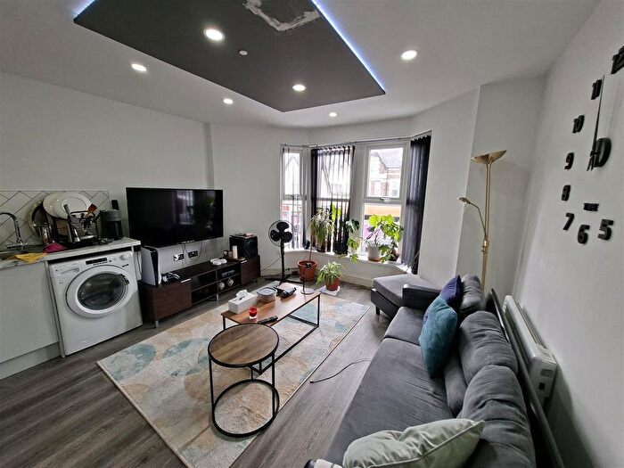 1 Bedroom Flat To Rent In Albany Road, Cardiff, CF24