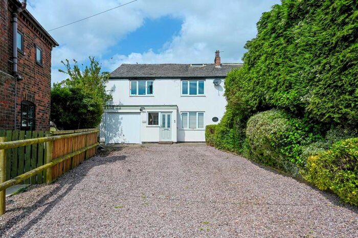 4 Bedroom Semi-Detached House To Rent In Liverpool Road, Bickerstaffe, L39