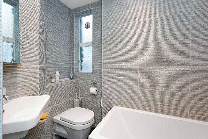 1 Bedroom Flat To Rent In Cheyne Place, London, SW3
