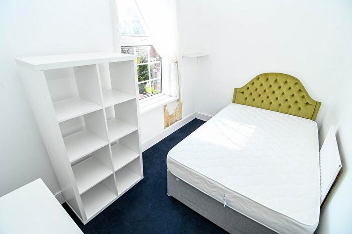 6 Bedroom Detached House To Rent In Alma Road, Winton, BH9