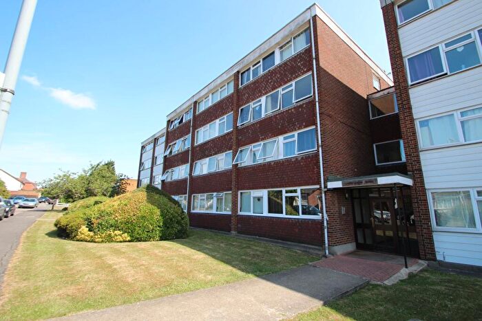 2 Bedroom Apartment To Rent In Long Green, Chigwell, IG7