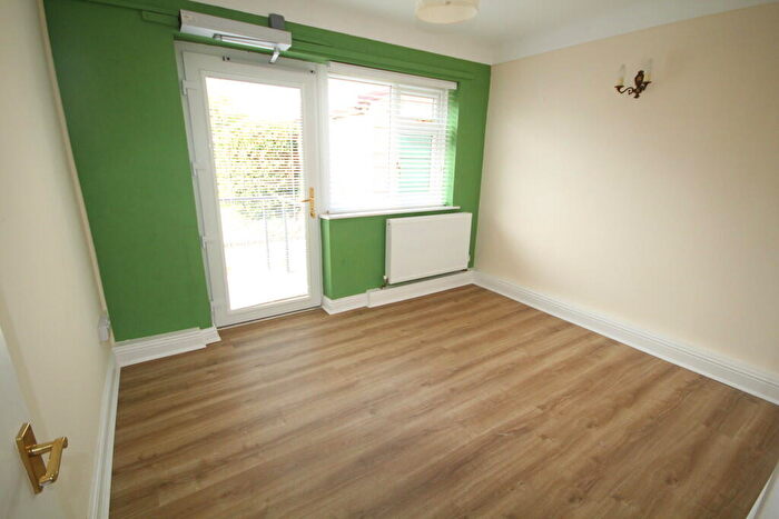 2 Bedroom Detached Bungalow For Sale In Willow Lane, Pentre, CH5