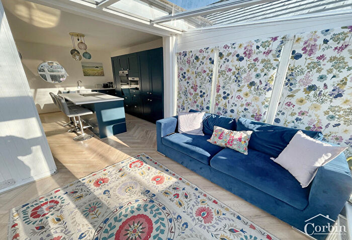 2 Bedroom Detached Bungalow For Sale In Headswell Crescent, Bournemouth, Dorset, BH10