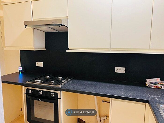 2 Bedroom Terraced House To Rent In Haddon Road, Leeds, LS4