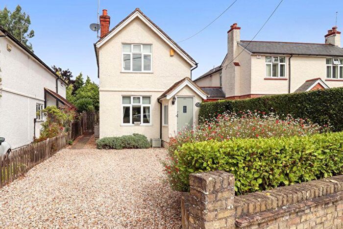 3 Bedroom Detached House For Sale In Chertsey Road, Windlesham, GU20