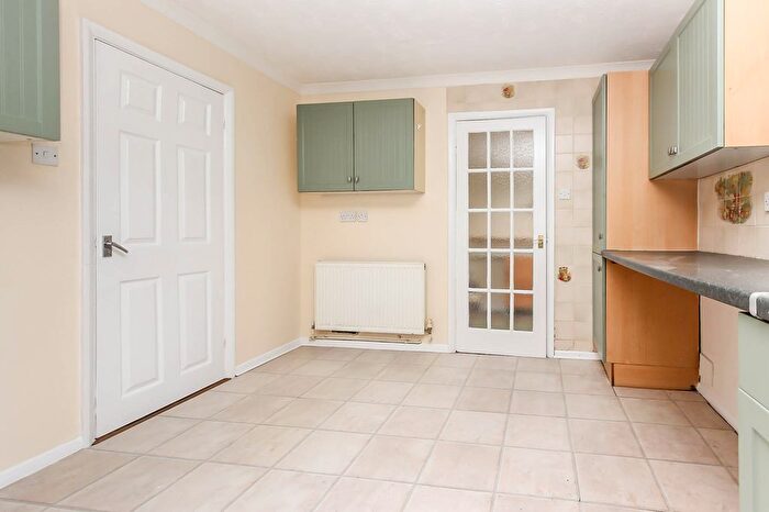 3 Bedroom End Of Terrace House For Sale In Dalkeith Road, Wellingborough, NN8