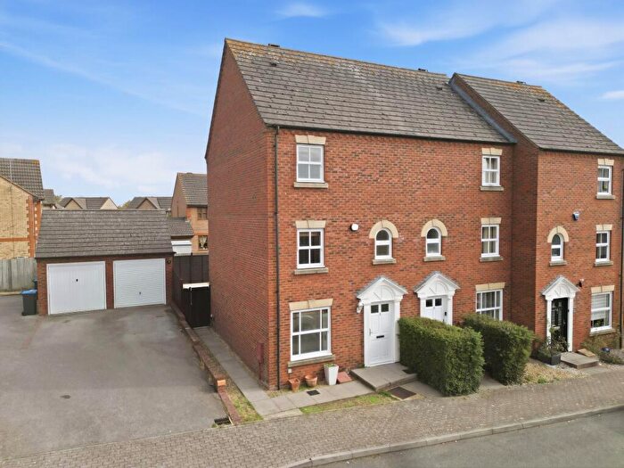 4 Bedroom End Of Terrace House For Sale In Pendennis Court, Tattenhoe, MK4