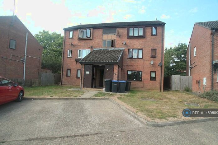 1 Bedroom Flat To Rent In Chedworth Close, Northampton, NN3