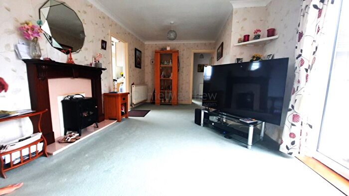 2 Bedroom Semi-Detached Bungalow For Sale In Greenlawns, Barry, CF62