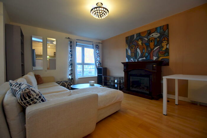 2 Bedroom Apartment To Rent In Redgrave, Millsands, S3