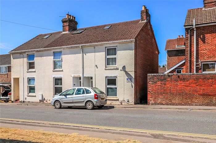 3 Bedroom End Of Terrace House For Sale In Ashfield Road, Salisbury, Wiltshire, SP2
