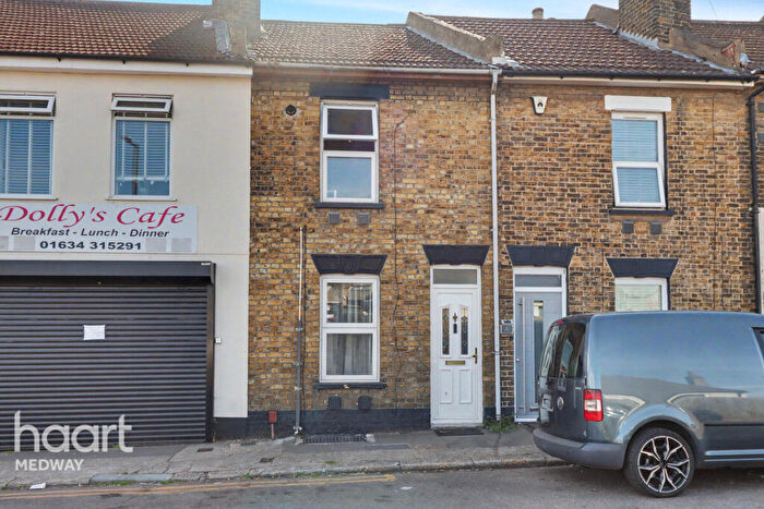 2 Bedroom Terraced House For Sale In Charles Street, Rochester, ME2