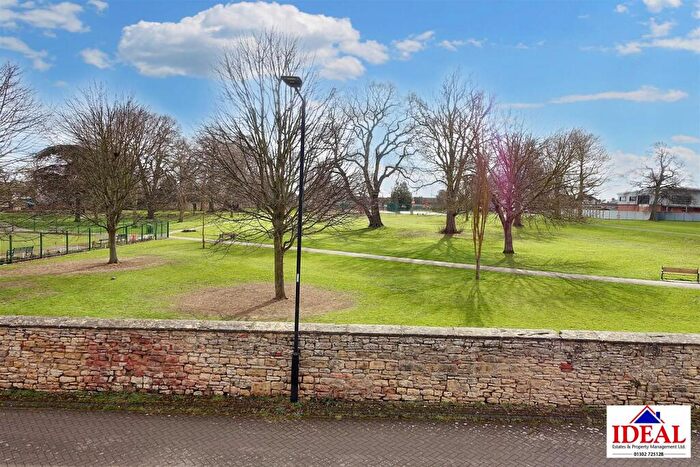 3 Bedroom Detached House For Sale In Clarks Court, Adwick-Le-Street, Doncaster, DN6